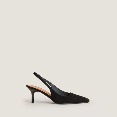 Pumps with pointed toes in black velvet | diamantine