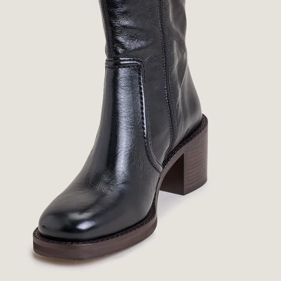 Bottes &agrave; talons lamell&eacute;s in aged black leather | bijou