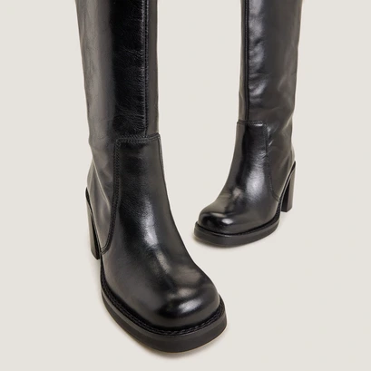 Bottes larges &agrave; bouts carr&eacute;s in black leather | blim