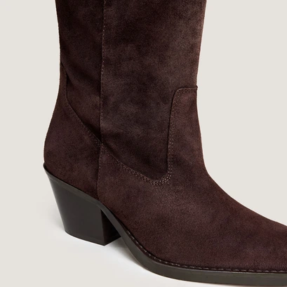 Bottes &agrave; bouts pointus in dark brown split leather | bresil
