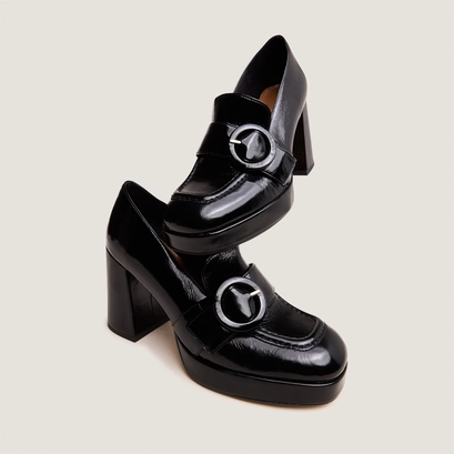 Mocassins &agrave; hauts talons in black patent leather | vaxe