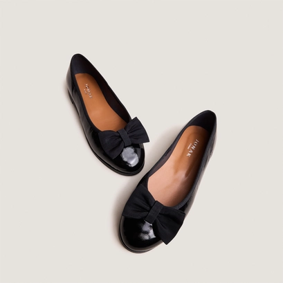 Ballerines &agrave; noeuds in pleated black patent leather | DESTHER