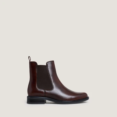Boots &agrave; &eacute;lastiques et bouts ronds. in cognac patinated leather | audry