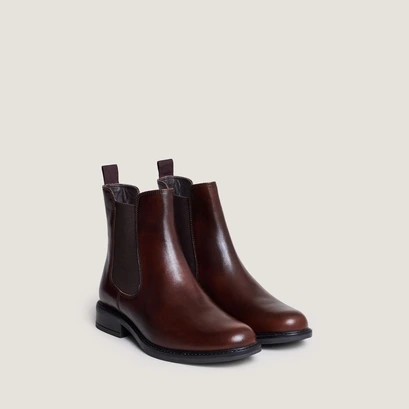 Boots &agrave; &eacute;lastiques et bouts ronds. in cognac patinated leather | audry