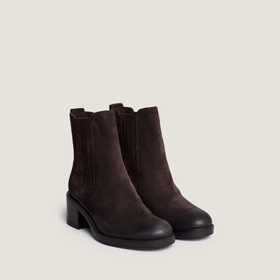 Boots &agrave; talons in dark brown split leather | colette