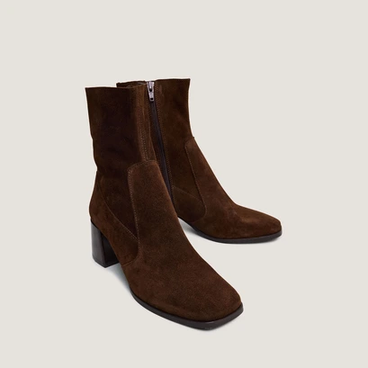 Ankle boots with oval toes in brown split leather | argentat
