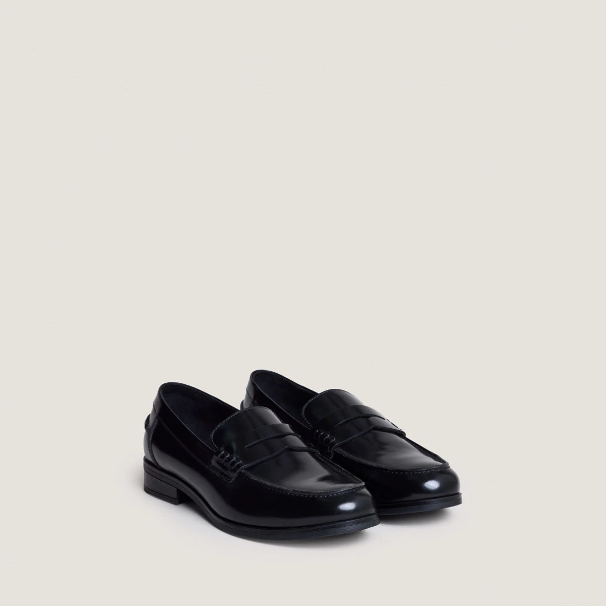 Round-toe loafers in glazed black leather | ALBIN