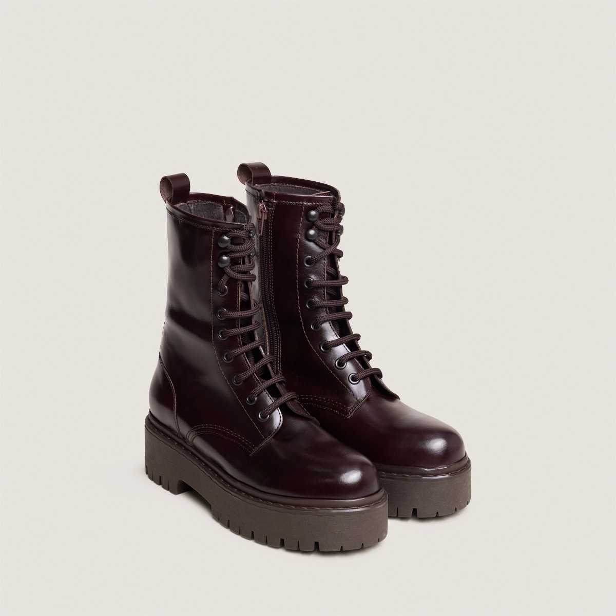 Lace-up boots in dark brown leather | ROBBO