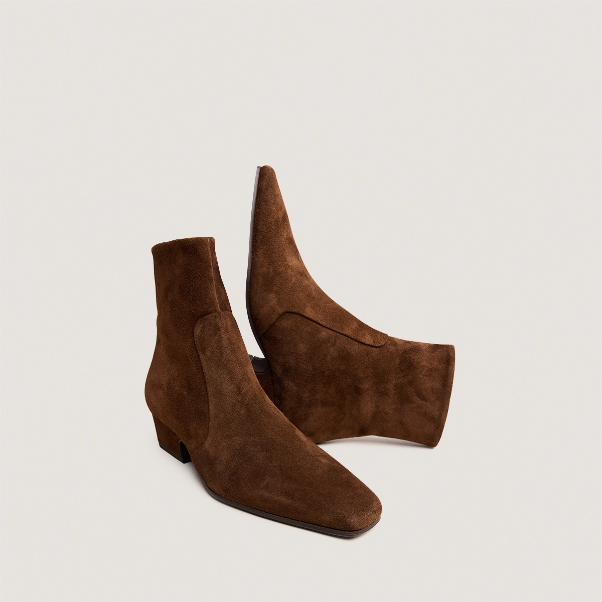 Pointed-toe ankle boots in brown suede | DOMAINE