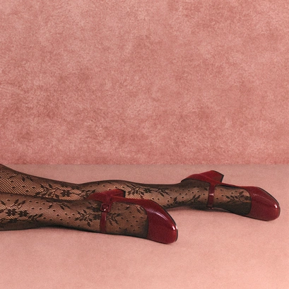 Babies &agrave; talons in pleated burgundy patent leather | dittus