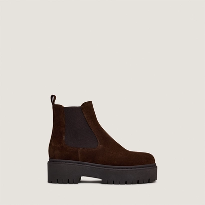 Platform boots with round toes in brown suede | ravie