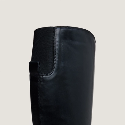 Bottes &agrave; bouts ronds in black leather | cathy
