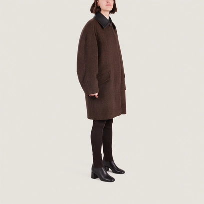 Ankle boots with back zippers in soft black leather | denonie