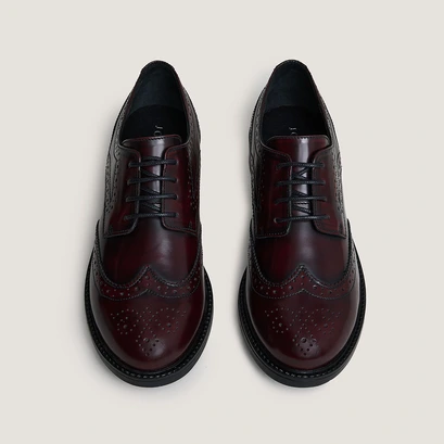 Derbies ajour&eacute;es in burgundy patinated leather | altitude