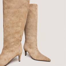 Bottes &agrave; talons et bouts pointus taupe