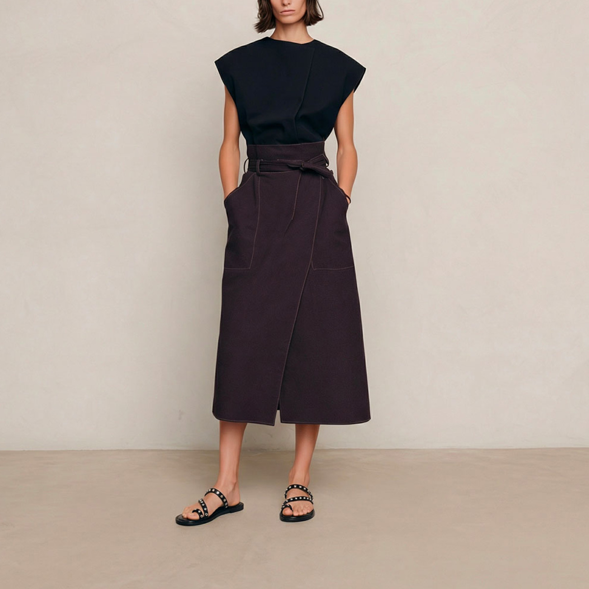 Flat sandals with thin straps black