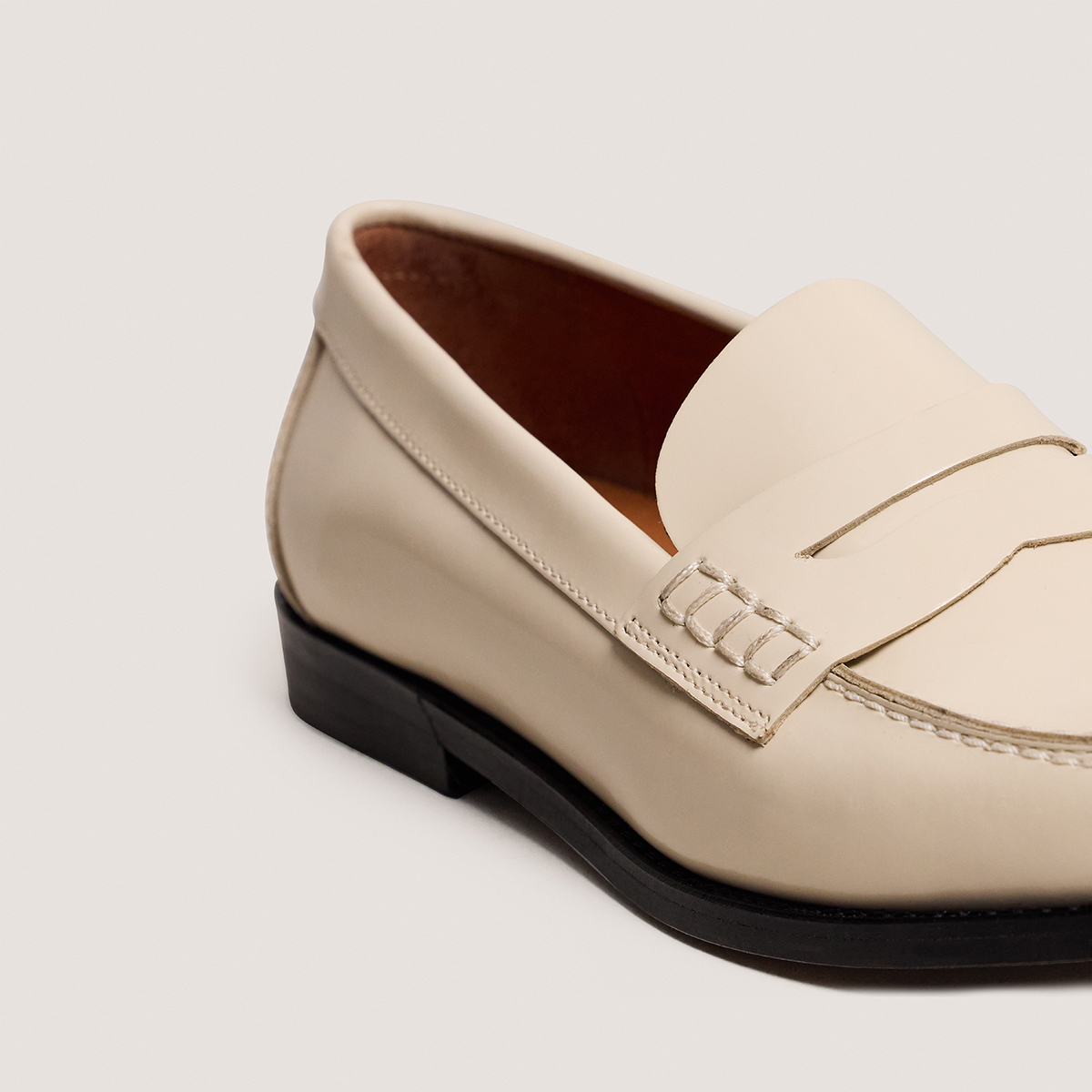 Mocassins &agrave; plateau pinc&eacute; ecru