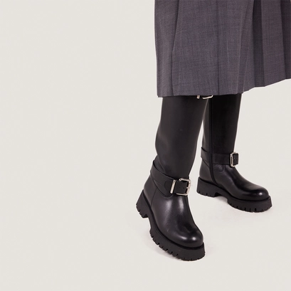 Bottes souples in black leather | done
