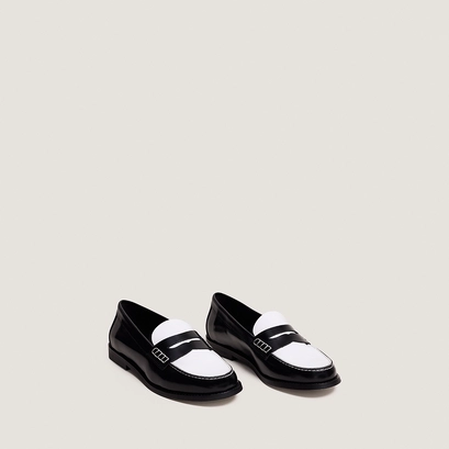 Mocassins &agrave; plateau pinc&eacute; in black and white patent leather | audelya
