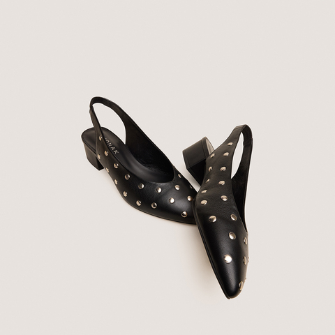 Ballerines &agrave; bouts pointus et rivets black