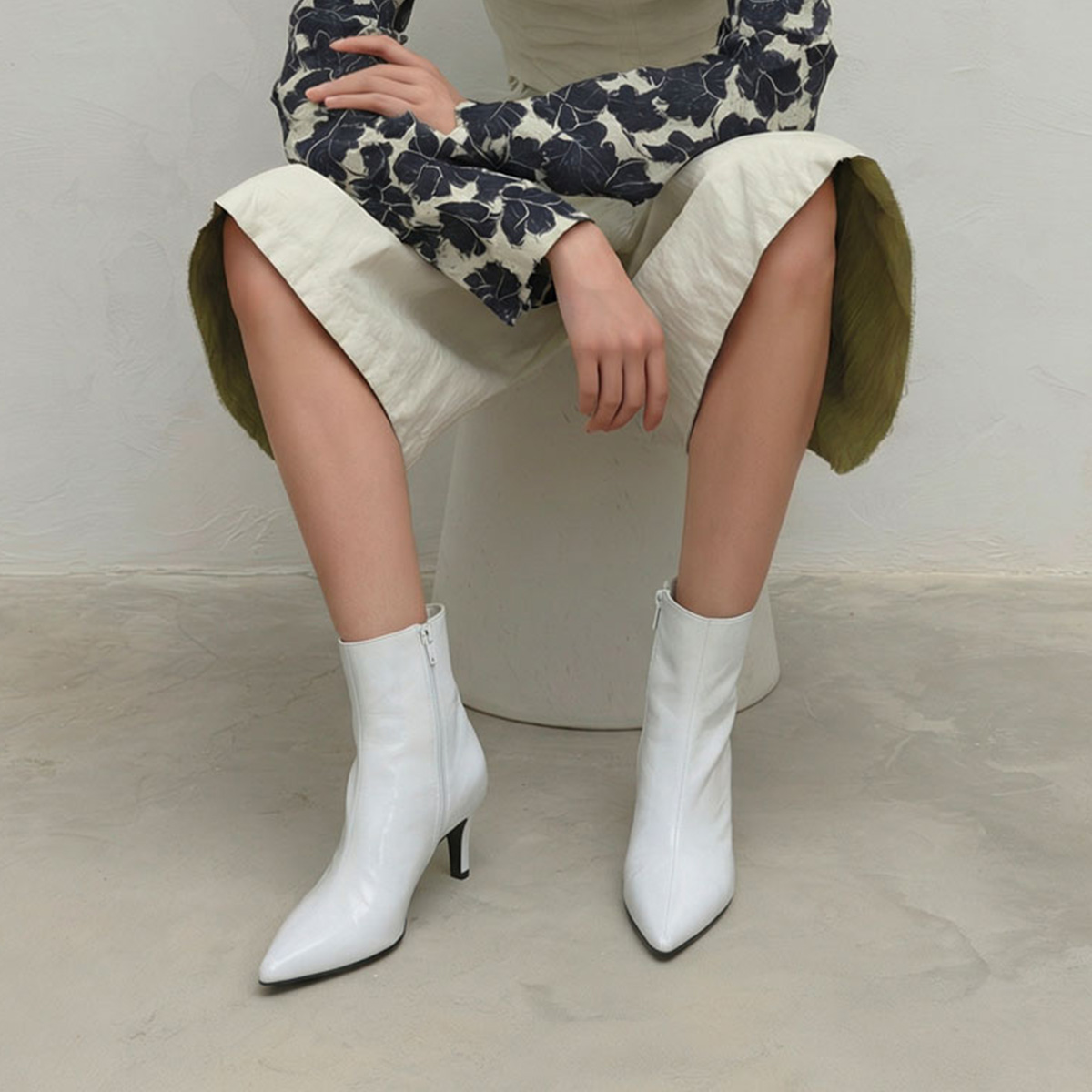 Bottines &agrave; talons fins white
