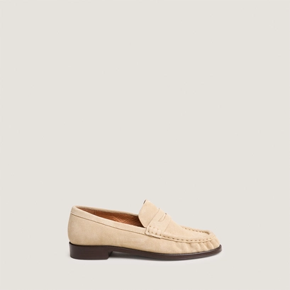 Mocassins &agrave; bouts ronds in sand split leather | delice