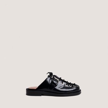 Mules &agrave; lacets in black glazed leather| DESSA