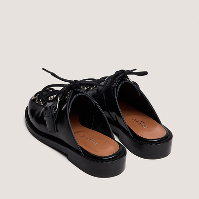 Mules &agrave; lacets in black glazed leather| DESSA