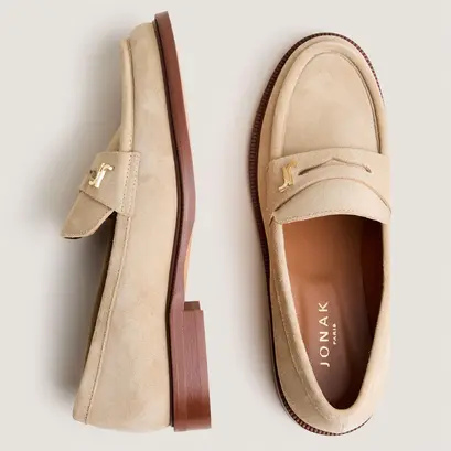 Mocassins &agrave; bouts ronds et monogrammes in sand split leather | duedi