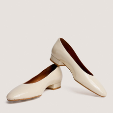 Ballerines &agrave; bouts ovales ecru
