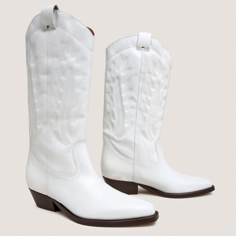 Bottes &agrave; bouts pointus et surpiqures apparentes white