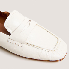 Mocassins &agrave; bouts carr&eacute;s ecru