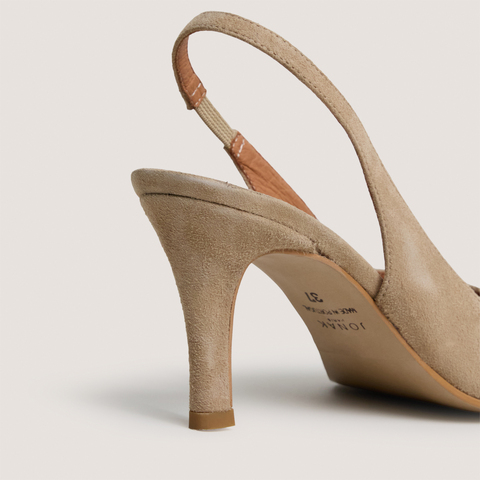 Escarpins slingbacks &agrave; bouts carr&eacute;s camel