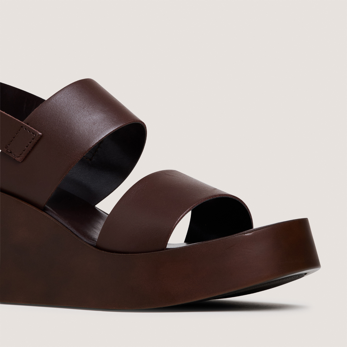 Sandales compens&eacute;es &agrave; brides larges dark brown