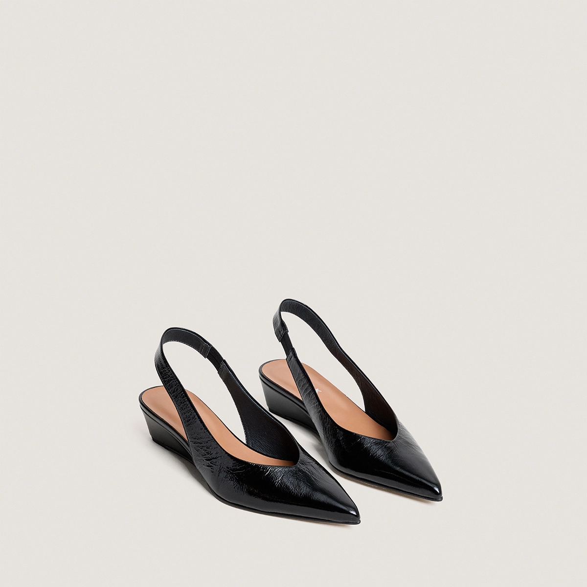 Low-wedge slingback pumps in black shiny  leather | DOLEANCE