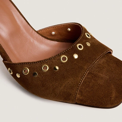 Mules &agrave; talons hauts et rivets in cognac split leather | VIVE