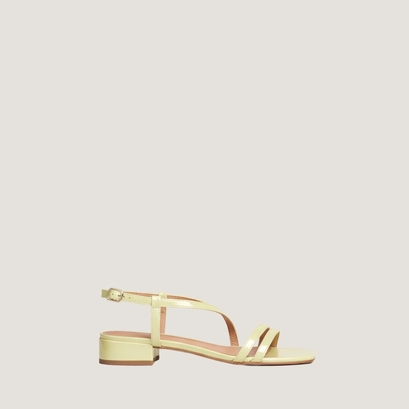 Sandales &agrave; petits talons in pale yellow pleated patent leather | ANAYA