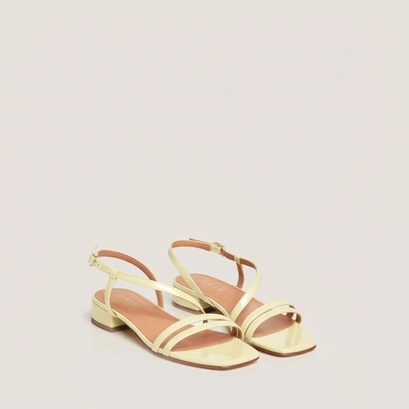 Sandales &agrave; petits talons in pale yellow pleated patent leather | ANAYA