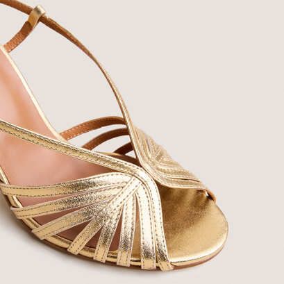 Sandales &agrave; talons et bouts ronds in gold metallic leather | decembre
