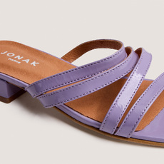 Mules &agrave; petits talons et brides fines lilac