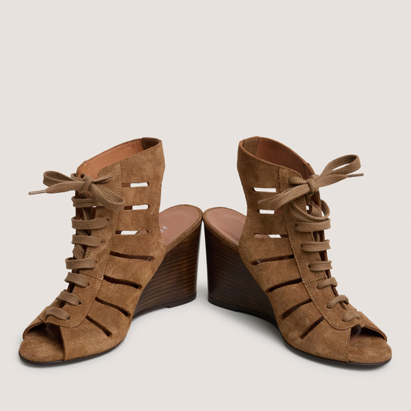 Sandales compens&eacute;es &agrave; lacets et arri&egrave;res ouverts in cognac split leather | DATELLE