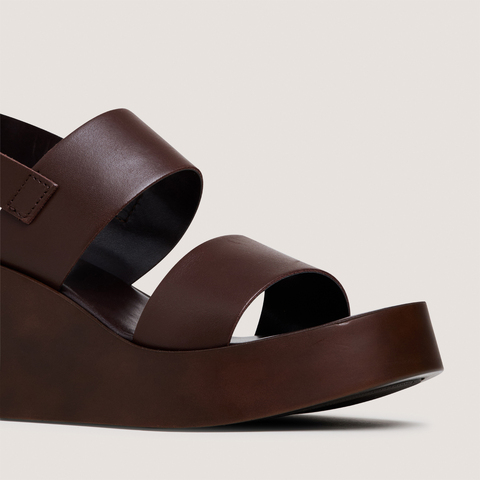 Sandales compens&eacute;es &agrave; brides larges dark brown