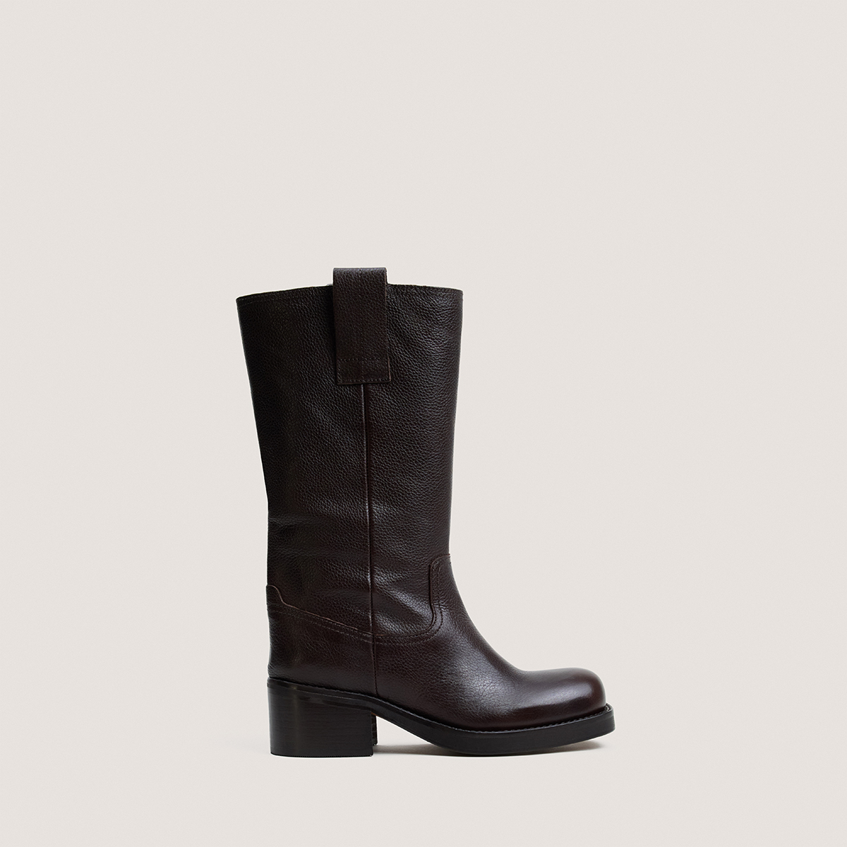 Riding boots in dark brown grained leather | BICHETTE