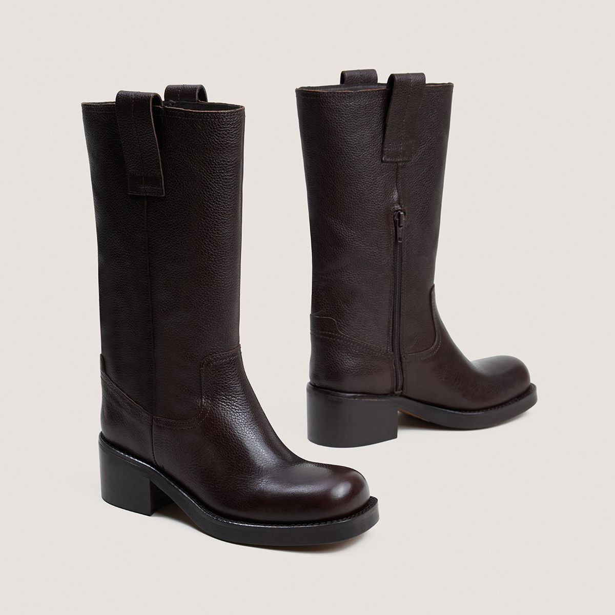 Riding boots in dark brown grained leather | BICHETTE