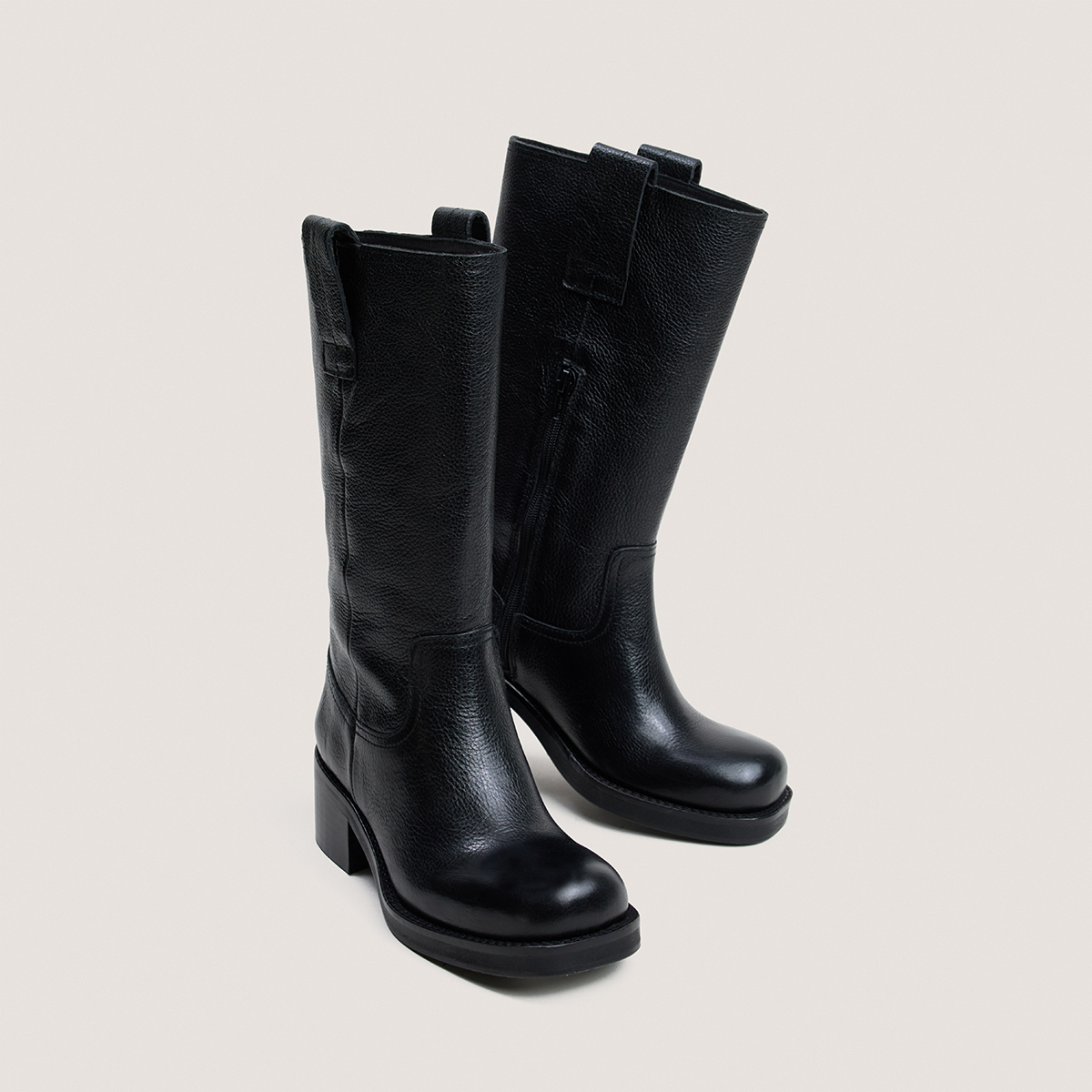 Riding boots in black grained leather | BICHETTE
