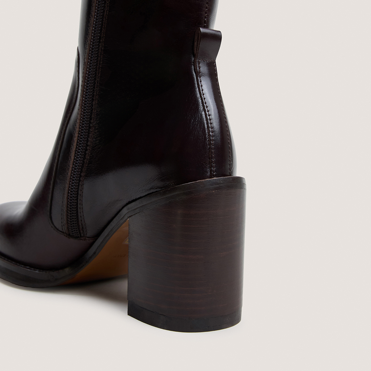 Boots with overflowing heels dark brown
