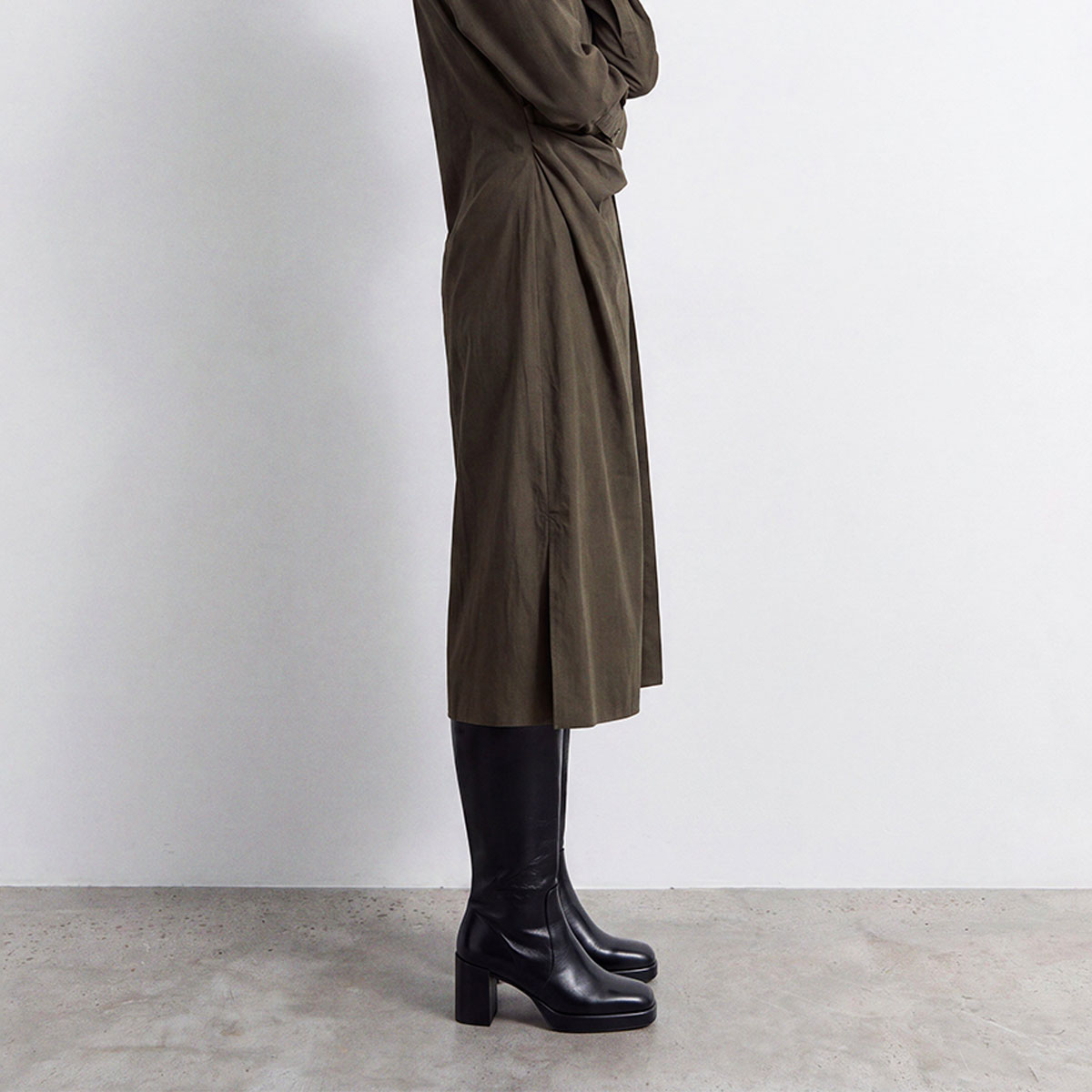 Platform boots in black aged leather calf size S | BAM