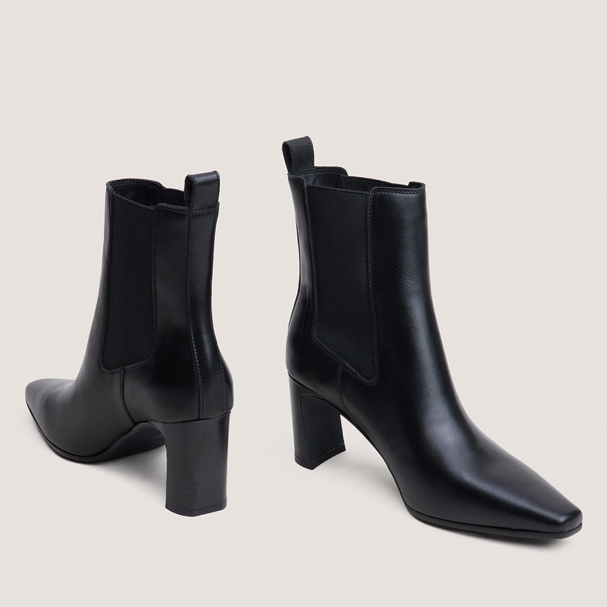 Ankle boots with elastic and square toes black