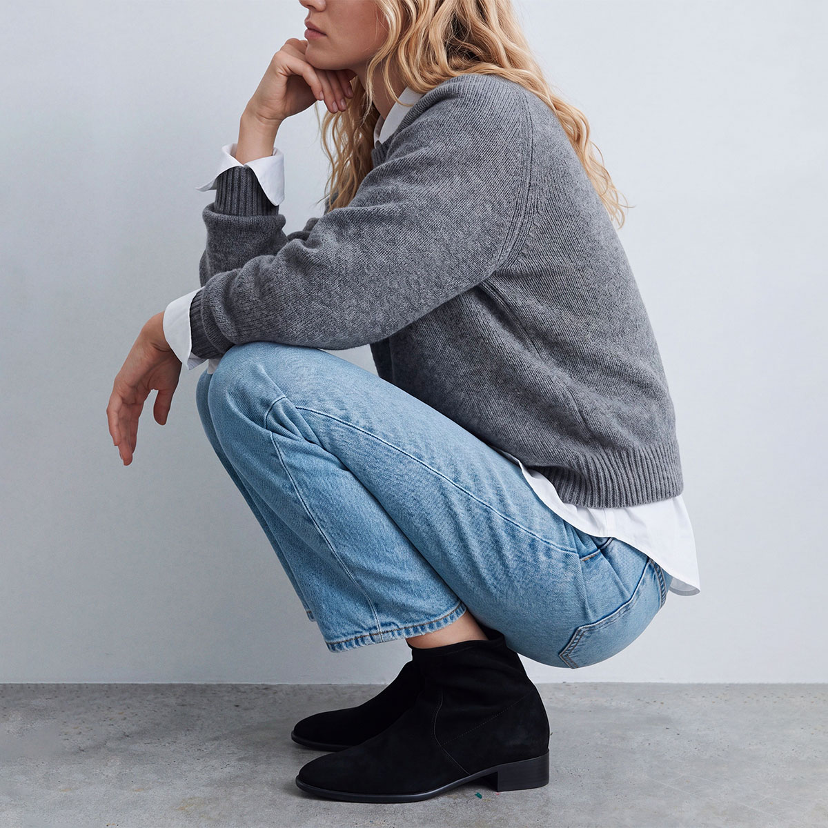 Ankle boots with flat heels and square toes black