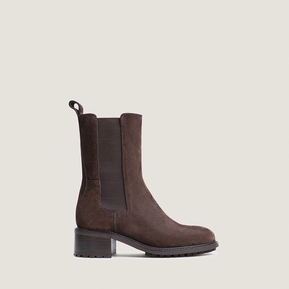 Ankle boots with elastic and lug soles in brown split leather | line